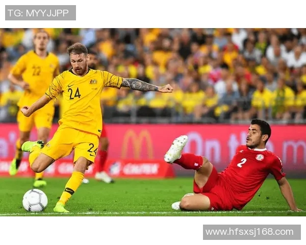 围绕世界著名足球明星成长经历与赛场辉煌表现的新视角解读