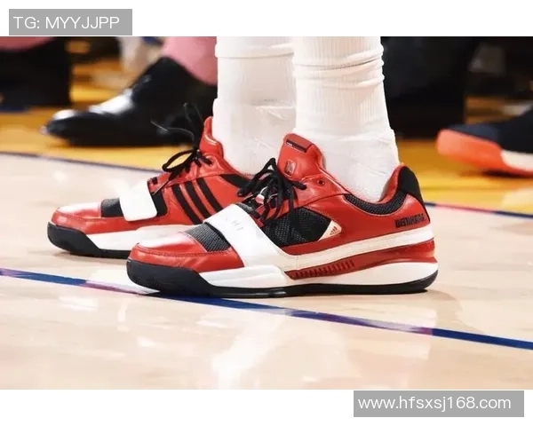 足球球星黑豹的传奇人生与赛场辉煌故事全面解读